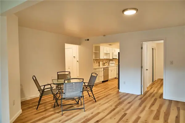 8133 Holmes RD #102, Kansas City, MO 64131