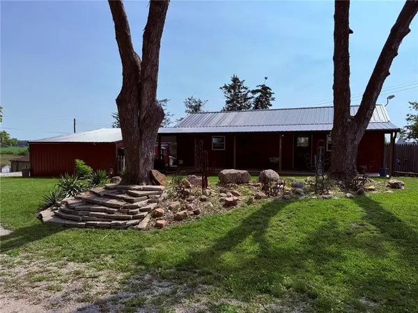 404 E 6th ST, Pickering, MO 64476
