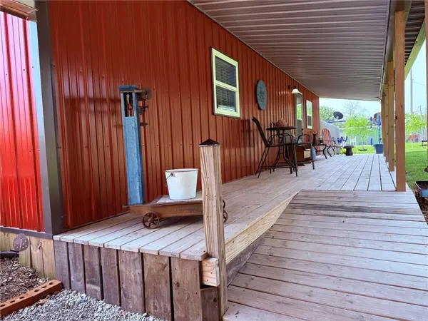 404 E 6th ST, Pickering, MO 64476