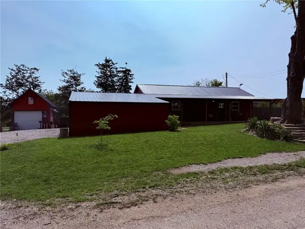 404 E 6th ST, Pickering, MO 64476