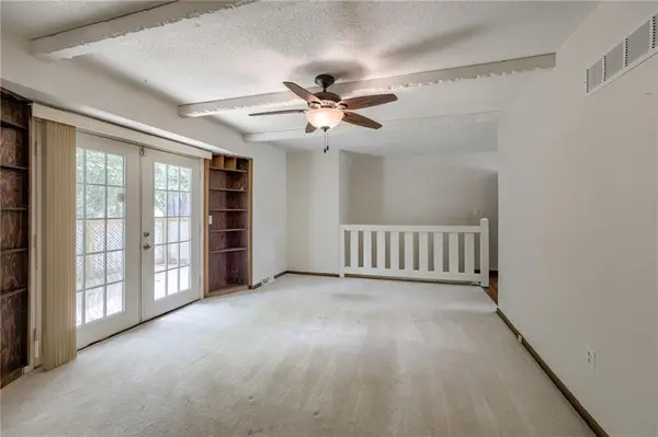 304 S Cardinal DR, Olathe, KS 66062