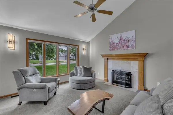 4217 Saddlehorn DR, Lawrence, KS 66049