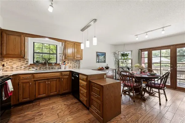 5210 Fontana ST, Roeland Park, KS 66205