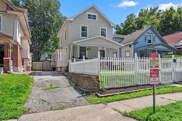 1405 W 40th ST, Kansas City, MO 64111