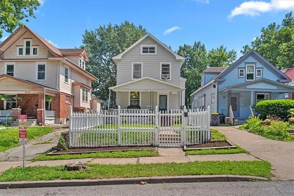 1405 W 40th ST, Kansas City, MO 64111