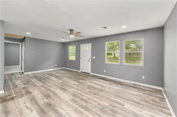 309 S Johnson DR, Odessa, MO 64076