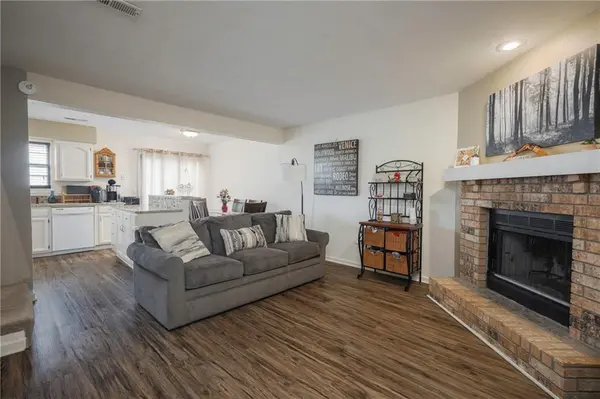 706 Cedar DR #C, Warrensburg, MO 64093