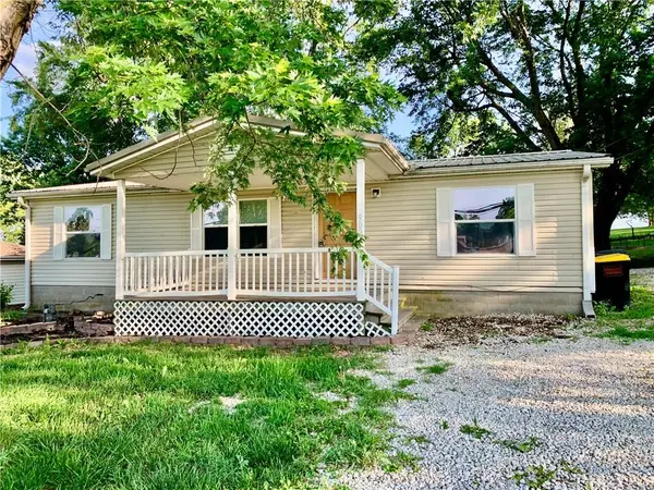 902 W Nelson ST, Savannah, MO 64485