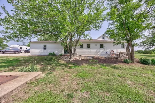24853 Linwood RD, Lawrence, KS 66044