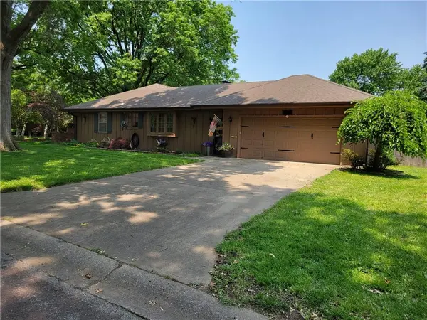 7605 Evanston AVE, Raytown, MO 64138