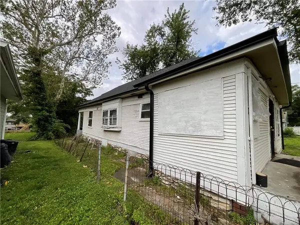 1332 Yecker AVE, Kansas City, KS 66104