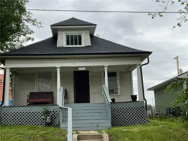 1332 Yecker AVE, Kansas City, KS 66104