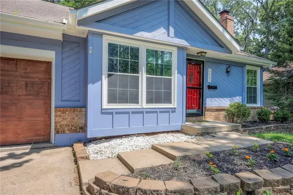 5603 Cody ST, Shawnee, KS 66203