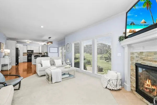600 SW GENTRY LN, Lee's Summit, MO 64081