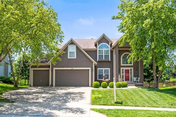 600 SW GENTRY LN, Lee's Summit, MO 64081
