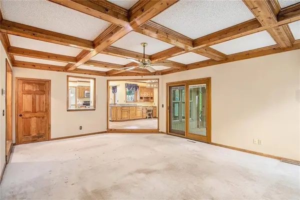 2409 NE 73rd TER, Gladstone, MO 64118