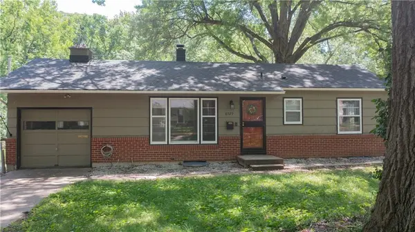 8929 E 74th ST, Raytown, MO 64133