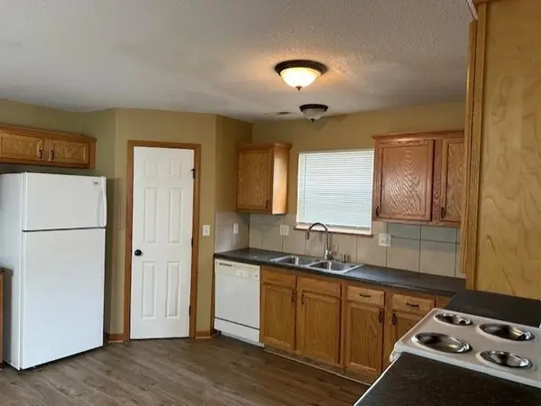 1002 NE Deer Creek RD, Grain Valley, MO 64029