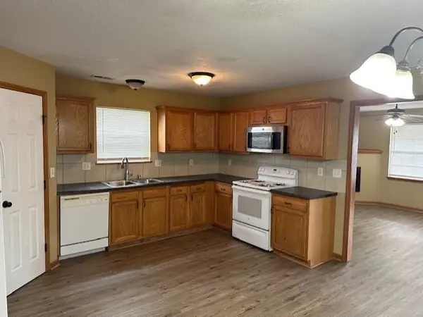 1002 NE Deer Creek RD, Grain Valley, MO 64029