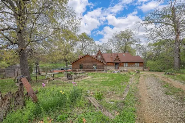 31025 203rd ST, Leavenworth, KS 66048