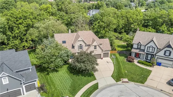 7208 Oakview ST, Shawnee, KS 66216