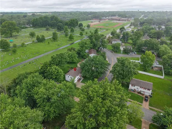 804 S Scott AVE, Belton, MO 64012
