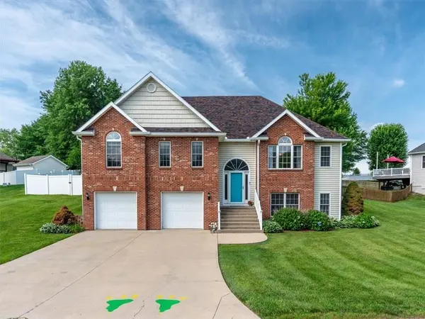 5102 Brookhaven DR, St Joseph, MO 64507