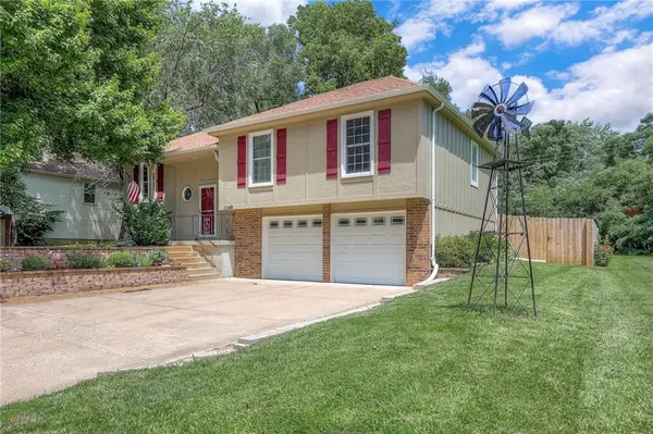 11140 W 77 ST, Shawnee, KS 66214