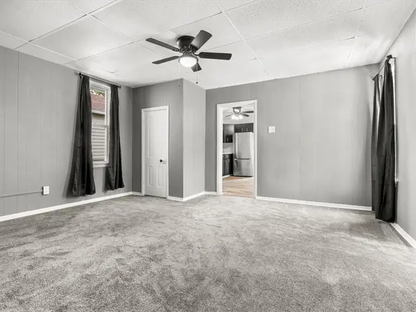 915 N 24th ST, St Joseph, MO 64506