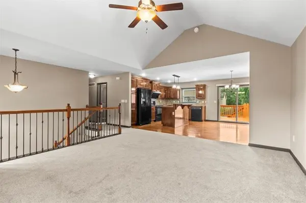 610 NW Green DR, Grain Valley, MO 64029