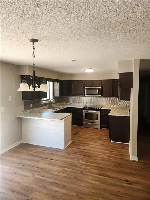 1146 NE 15th RD, Knob Noster, MO 65336