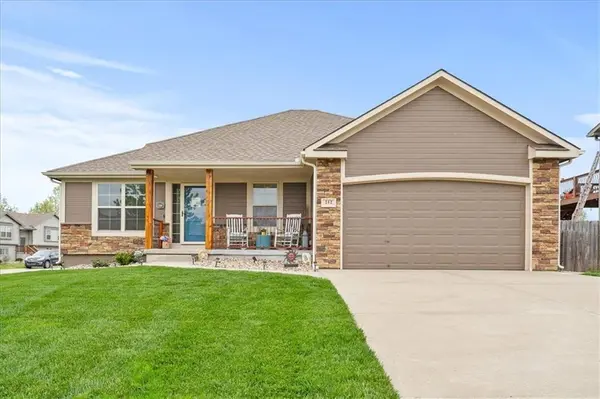 212 NE Hannah CT,  Grain Valley,  MO 64029
