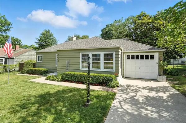 5313 W 51st ST, Roeland Park, KS 66205