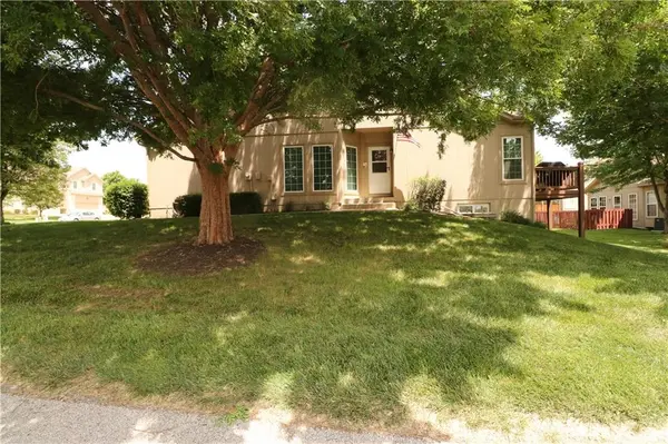15583 Floyd LN, Overland Park, KS 66223