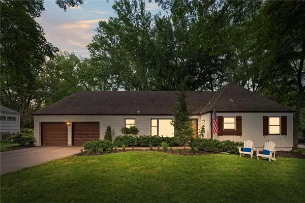 8309 Sagamore RD, Leawood, KS 66206