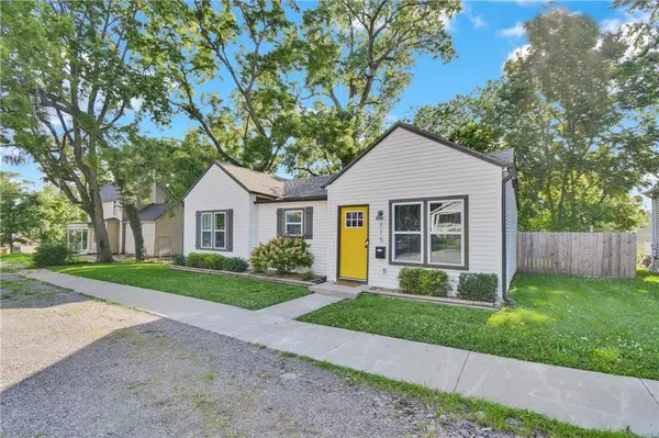 115 S Campbell ST, Pleasant Hill, MO 64080