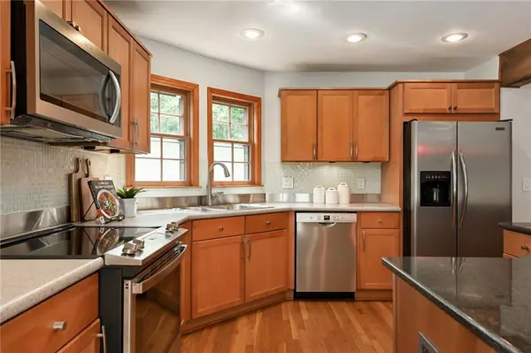 8027 Mullen RD, Lenexa, KS 66215