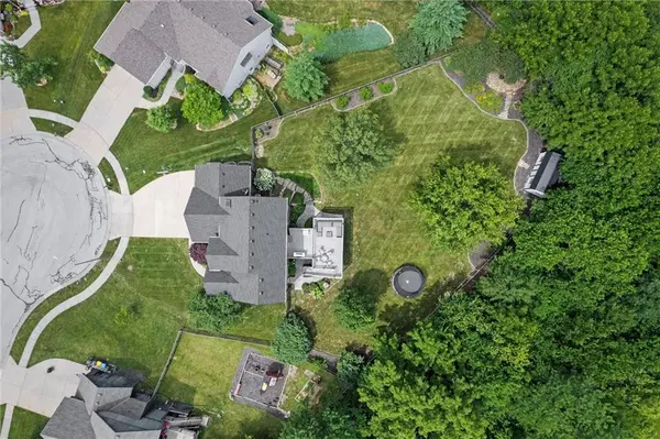 412 Deer DR, Liberty, MO 64068