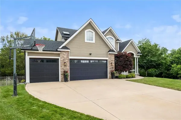 412 Deer DR, Liberty, MO 64068