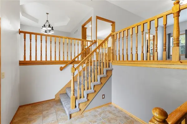 1405 Nottingham DR, Warrensburg, MO 64093