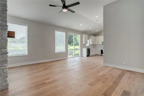 128 S 16th TER, Louisburg, KS 66053