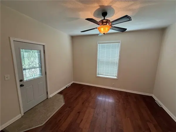 2423 S 17th ST, St Joseph, MO 64503