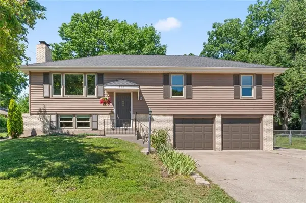 418 SW STRATFORD RD, Lee's Summit, MO 64081