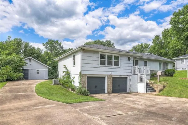 12501 E 53rd ST, Kansas City, MO 64133