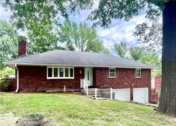 11510 Ridge DR,  Sugar Creek,  MO 64054