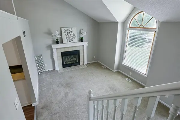 6486 NW Valley DR, Parkville, MO 64152