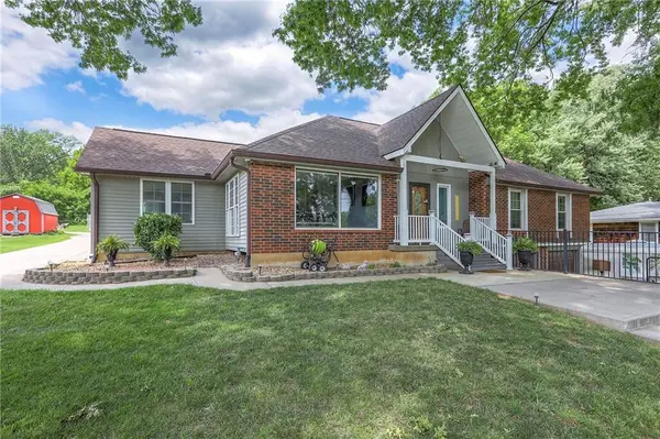 2508 N McBride AVE, Sugar Creek, MO 64050