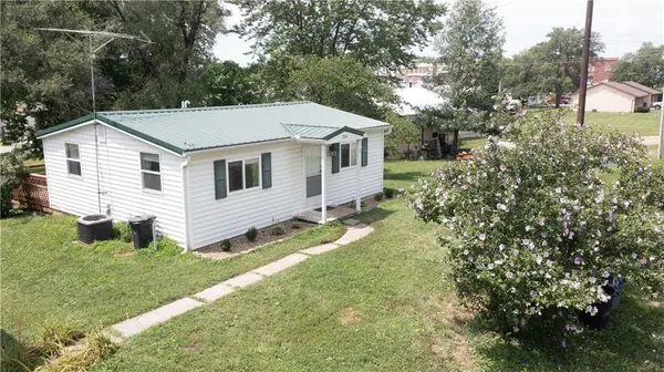 306 S Dallas ST, Maysville, MO 64469