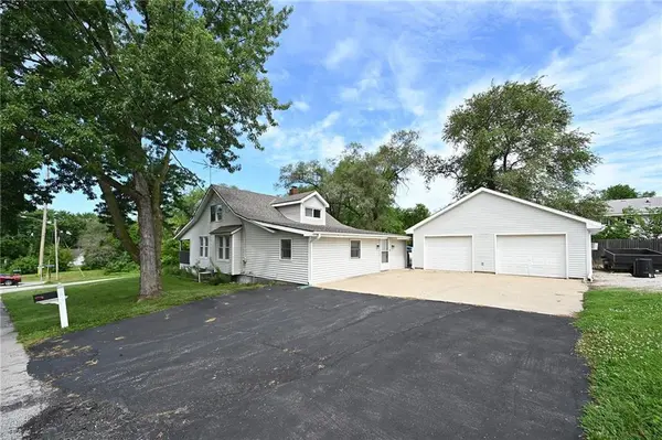 301 N Chester AVE, Ferrelview, MO 64163