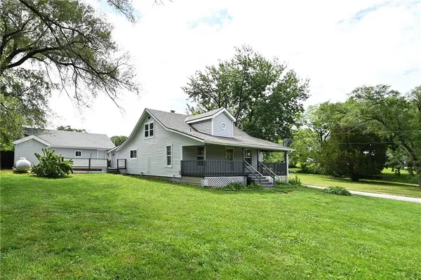301 N Chester AVE, Ferrelview, MO 64163